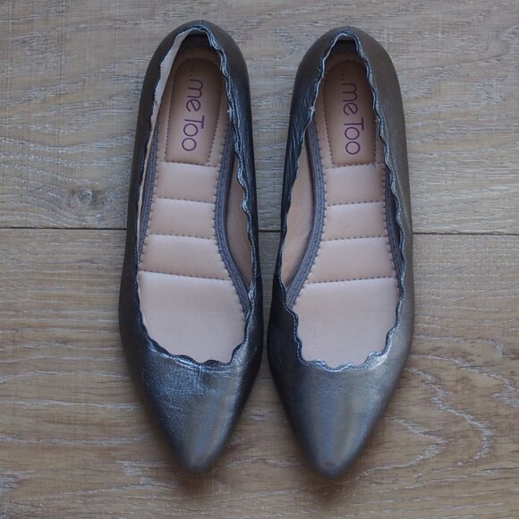 Me Too | 100% Leather Flats - Picture 1 of 7